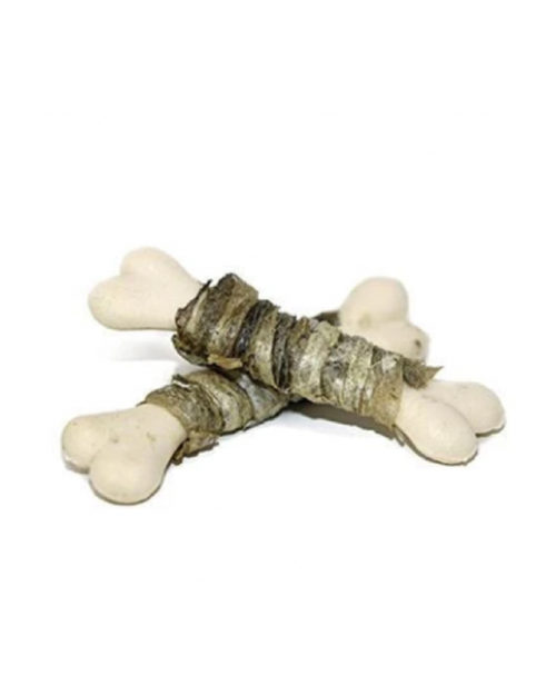 Hueso de calcio blanco entrelazado por piel de pescado